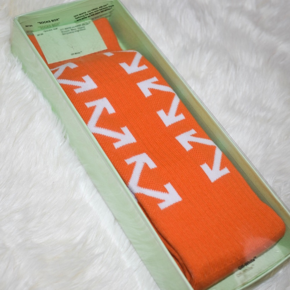 OFF-WHITE Arrow Socks